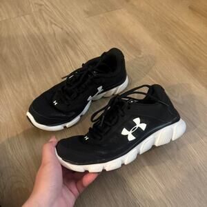 Under armour black shoes size